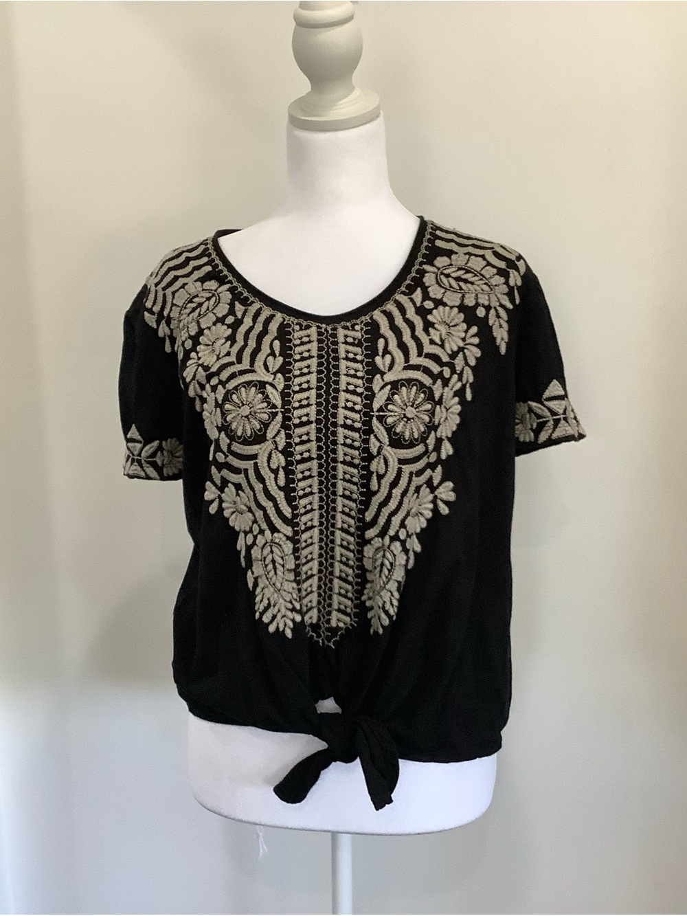 Johnny Was Black Crop Tie-Front Top with Cream Embroidery Accents